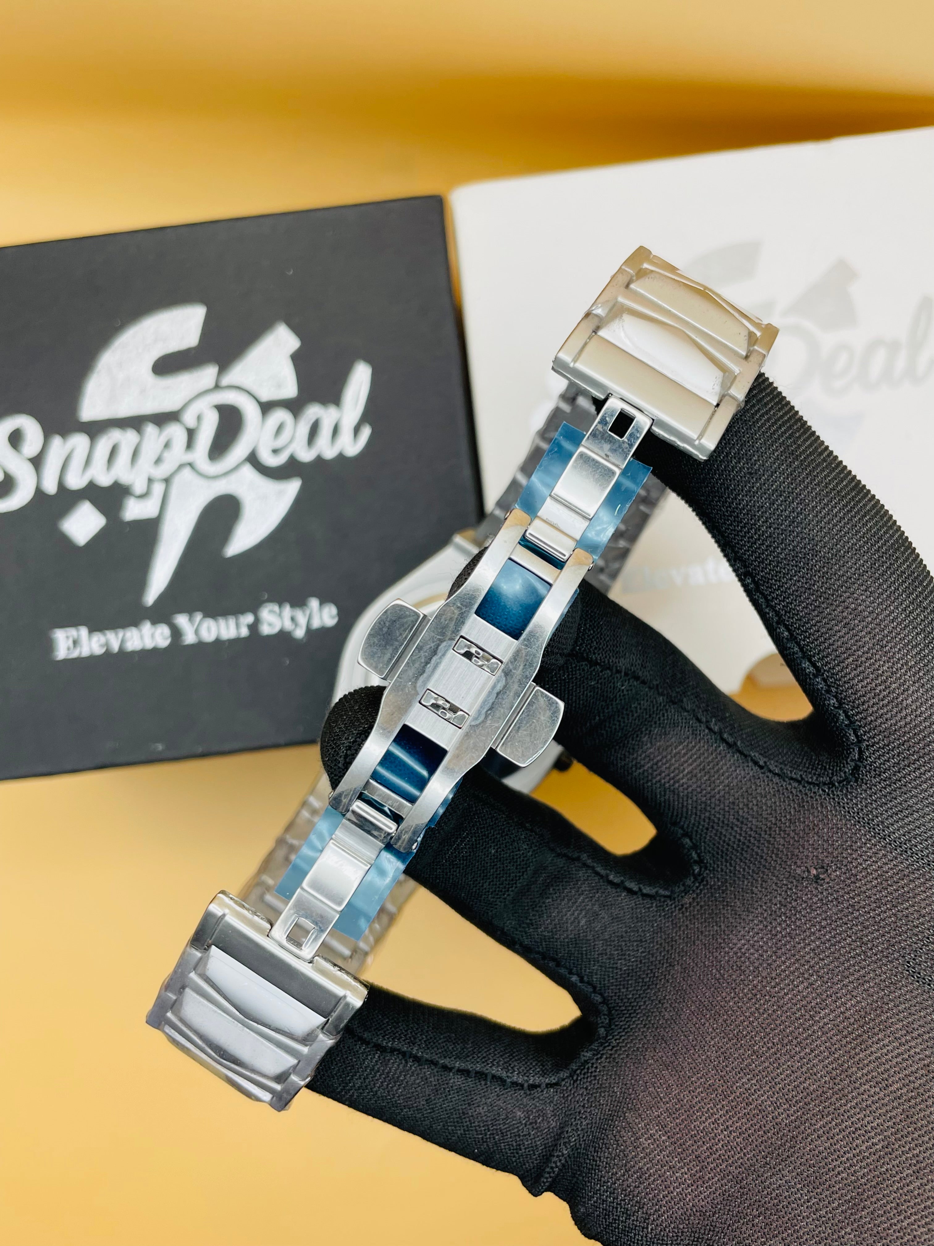 HB Diamond Cut Silver with (Black Dial)